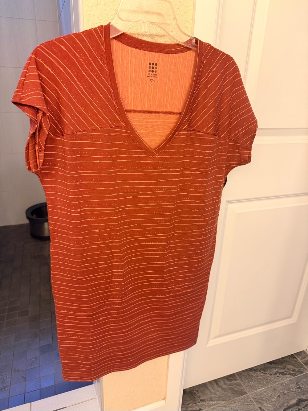 Title Nine Rust Striped V-Neck Short Sleeve Tee